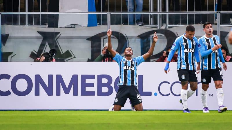 Quem é o garoto com nome de craque argentino que salvou noite ruim do Grêmio