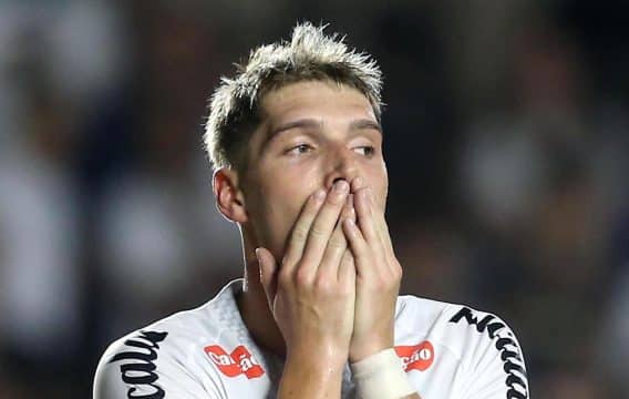 Santos se livra de derrota para o CRB e mostra a Cl&eacute;ber Xavier que miss&atilde;o ser&aacute; &aacute;rdua