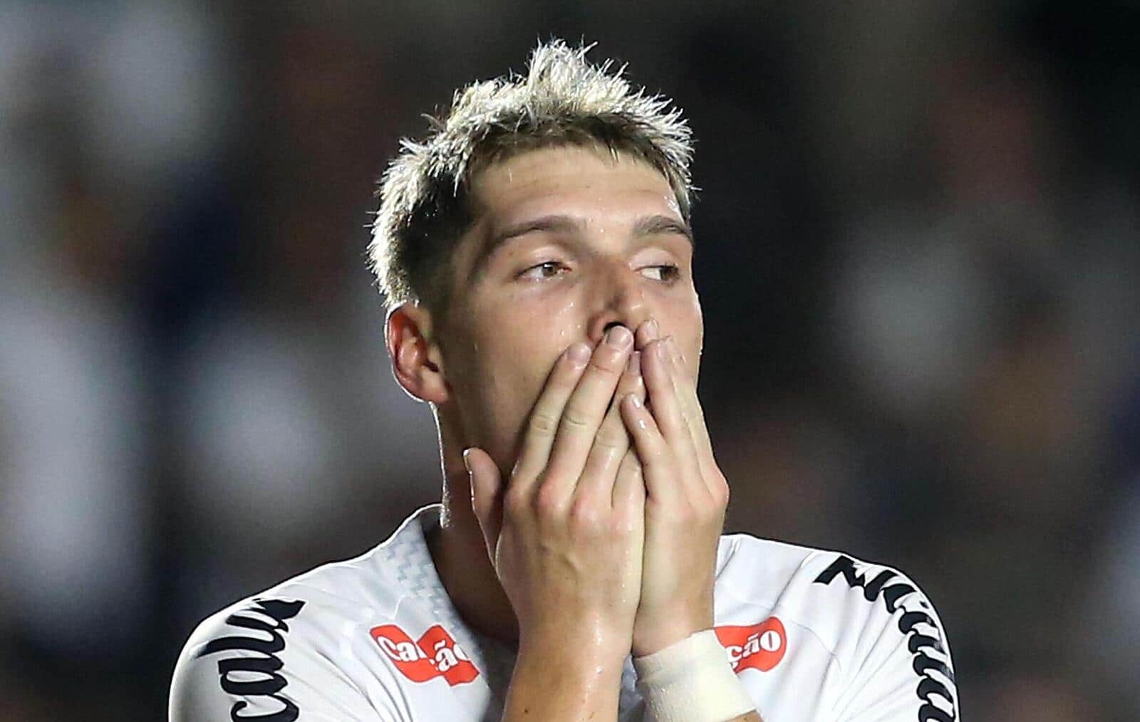 Santos se livra de derrota para o CRB e mostra a Cl&eacute;ber Xavier que miss&atilde;o ser&aacute; &aacute;rdua