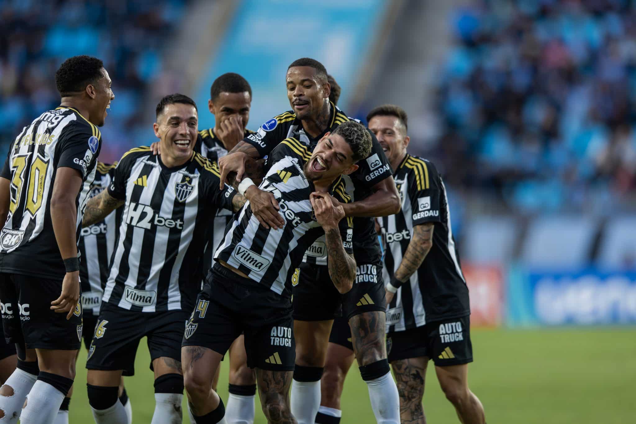 Elenco do Atl&eacute;tico Mineiro comemora gol