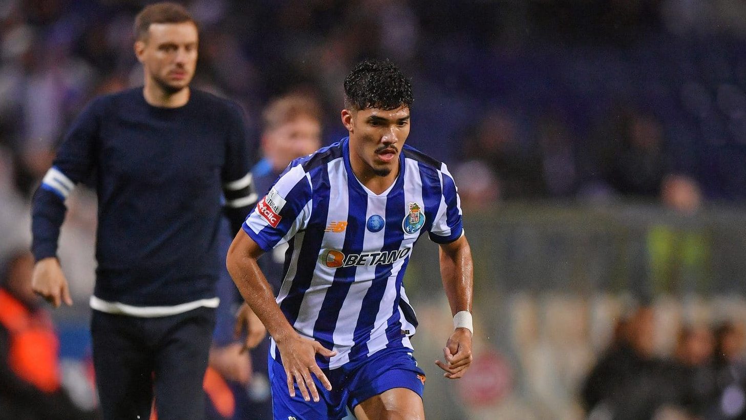 Joia ex-S&atilde;o Paulo perde espa&ccedil;o ap&oacute;s caso de indisciplina e recebe puni&ccedil;&atilde;o do Porto