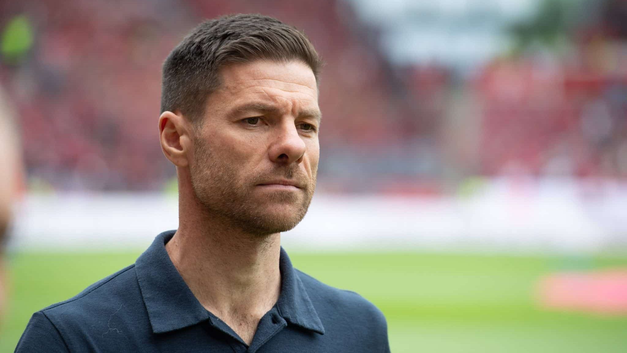 Xabi Alonso toma decis&atilde;o sobre futuro de Modric e comunica diretoria do Real Madrid