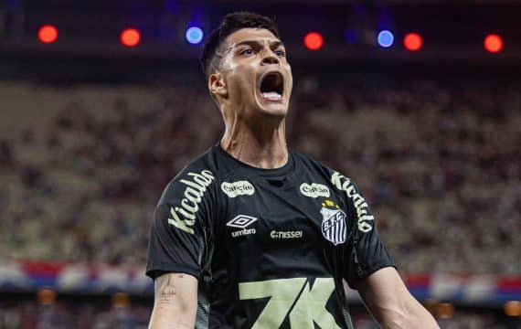 Santos sofre em jogo que parecia tranquilo, mas vence Fortaleza e sai do Z4