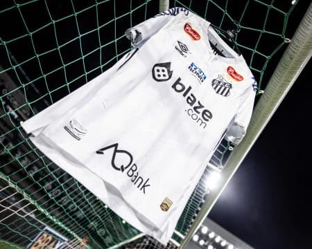 Santos vai &agrave; Justi&ccedil;a contra ex-patrocinador que pagou apenas uma parcela do contrato