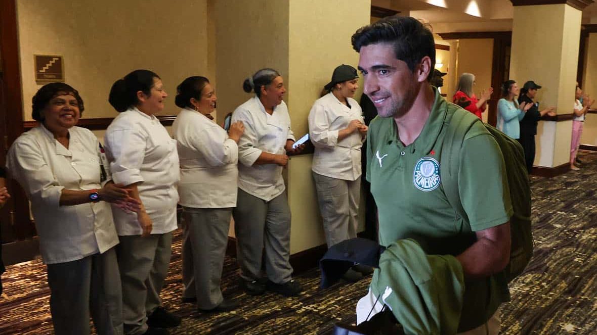 Abel cita Est&ecirc;v&atilde;o &lsquo;moleque&rsquo; antes de decis&atilde;o do Palmeiras no Mundial