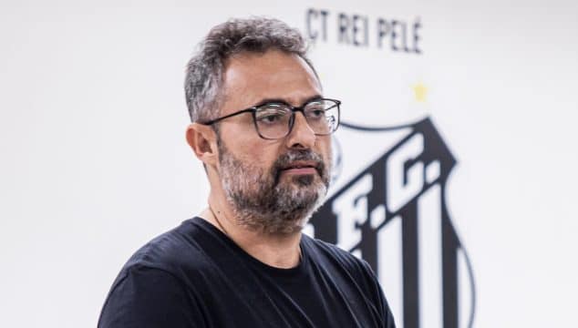 Mattos mal chegou e j&aacute; encara seu primeiro desafio como dirigente do Santos