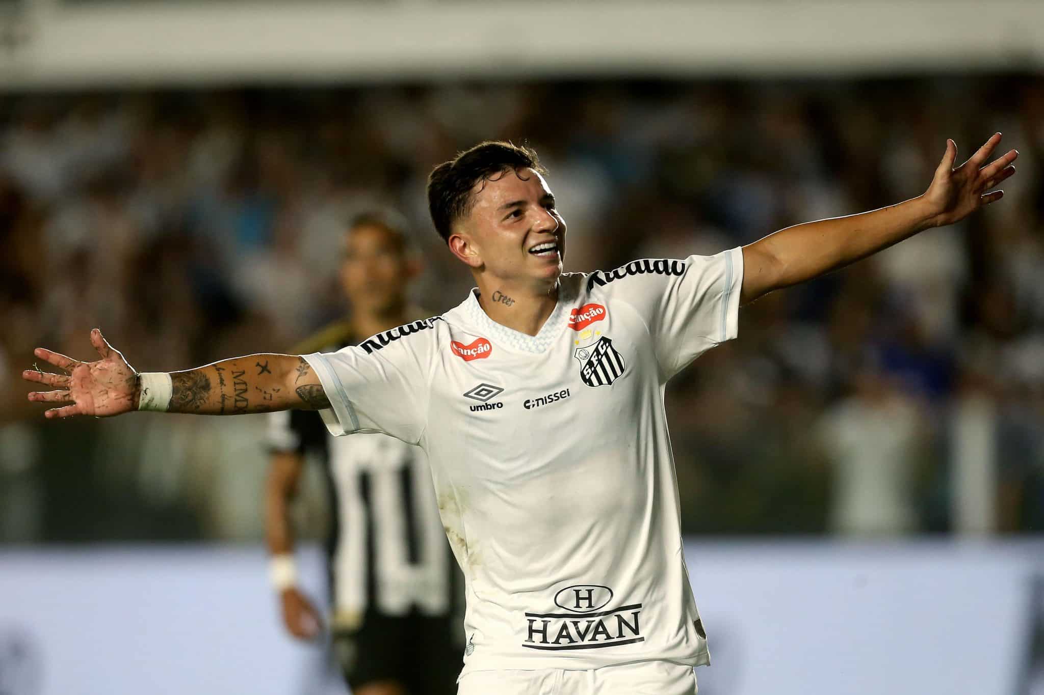 Barreal comemora gol marcado contra o Galo