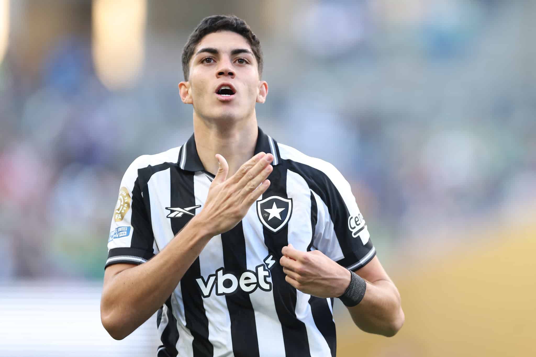 Jair tamb&eacute;m est&aacute; perto de sair do Botafogo (Foto: Vitor Silva/Botafogo)