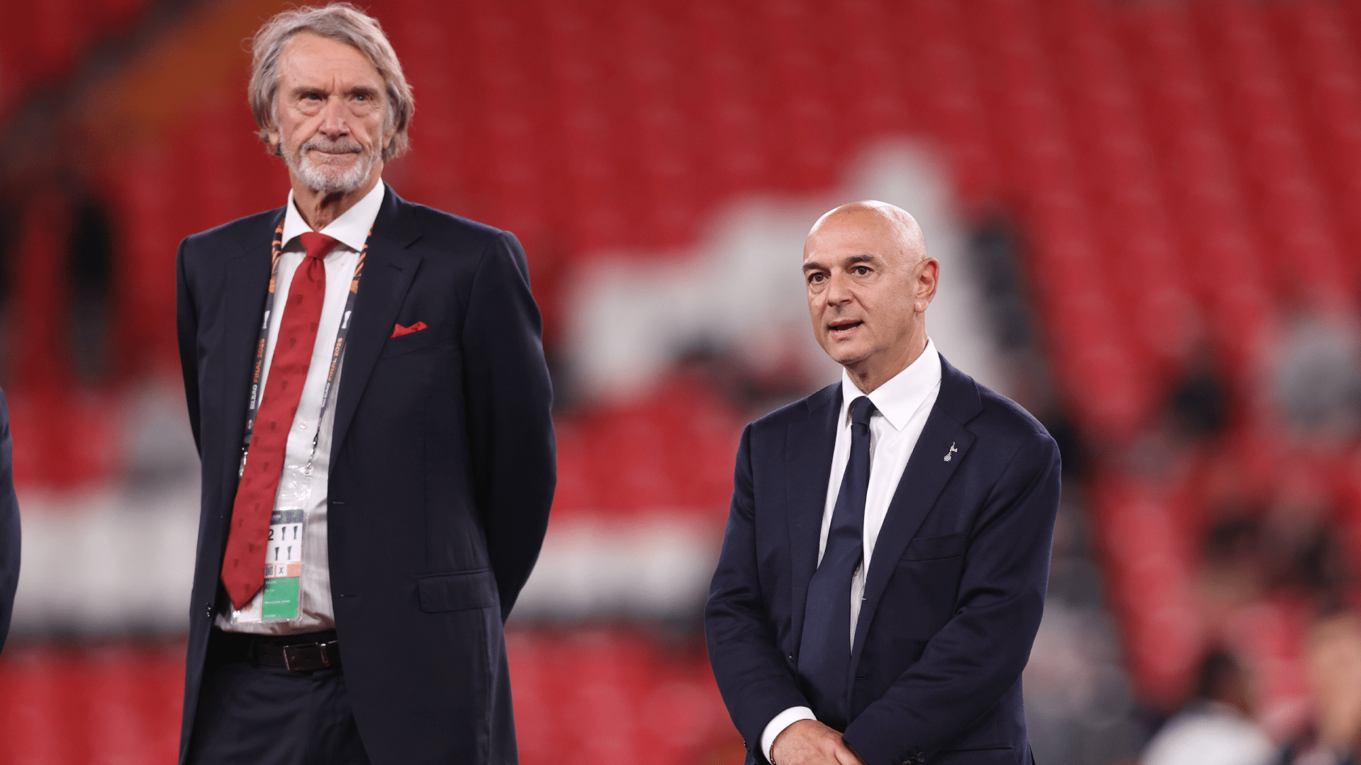 Por que o Tottenham est&aacute; processando empresa de Jim Ratcliffe, dono do United?