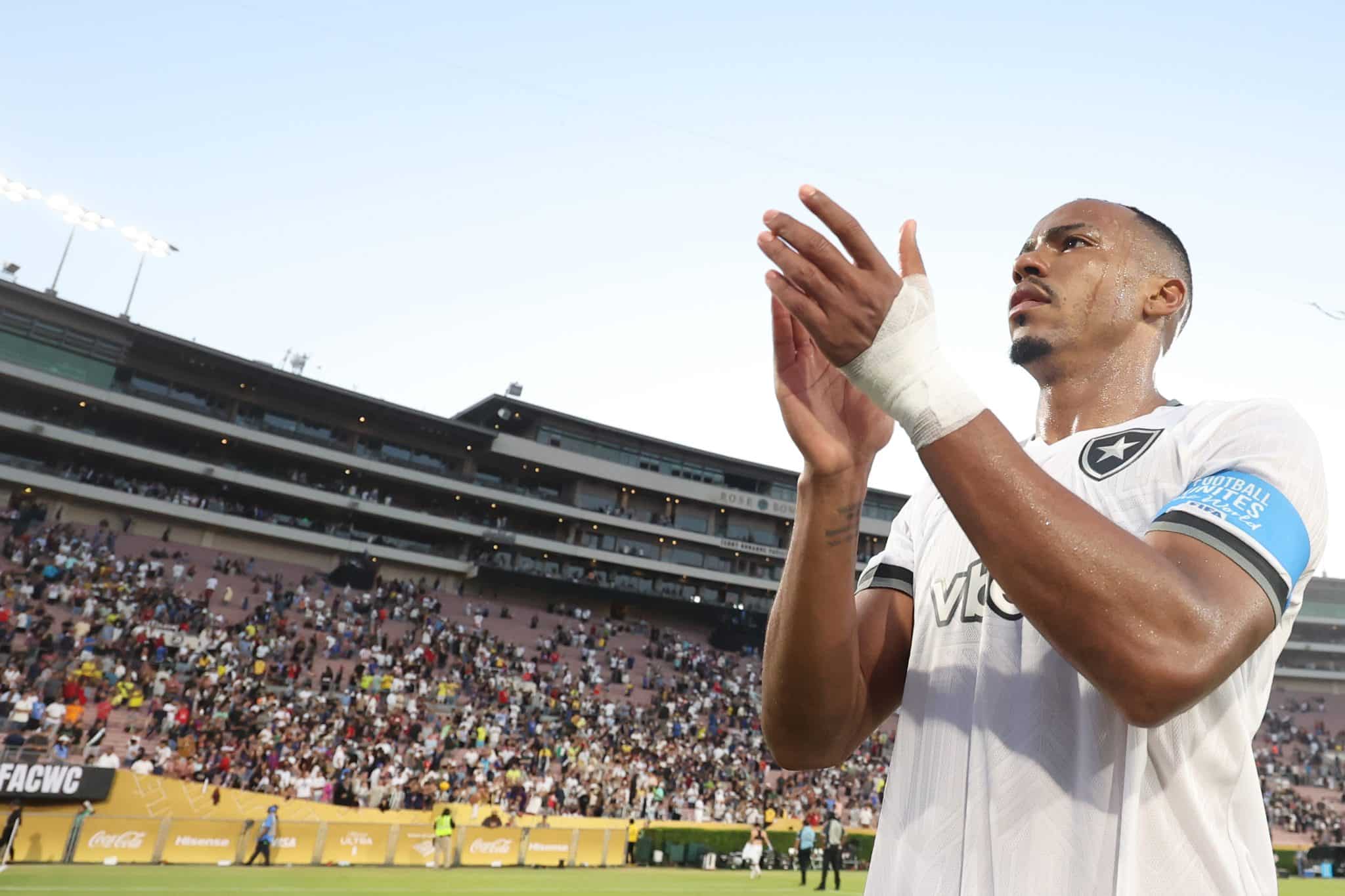 Desconhecido por Vitinha, Marlon Freitas &lsquo;incorpora&rsquo; Didi e dispensa apresenta&ccedil;&otilde;es no Botafogo