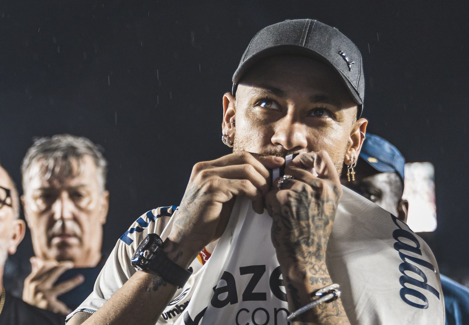 O problema &eacute; dinheiro? Marcelo Teixeira detalha conversa sobre renova&ccedil;&atilde;o de Neymar com o Santos