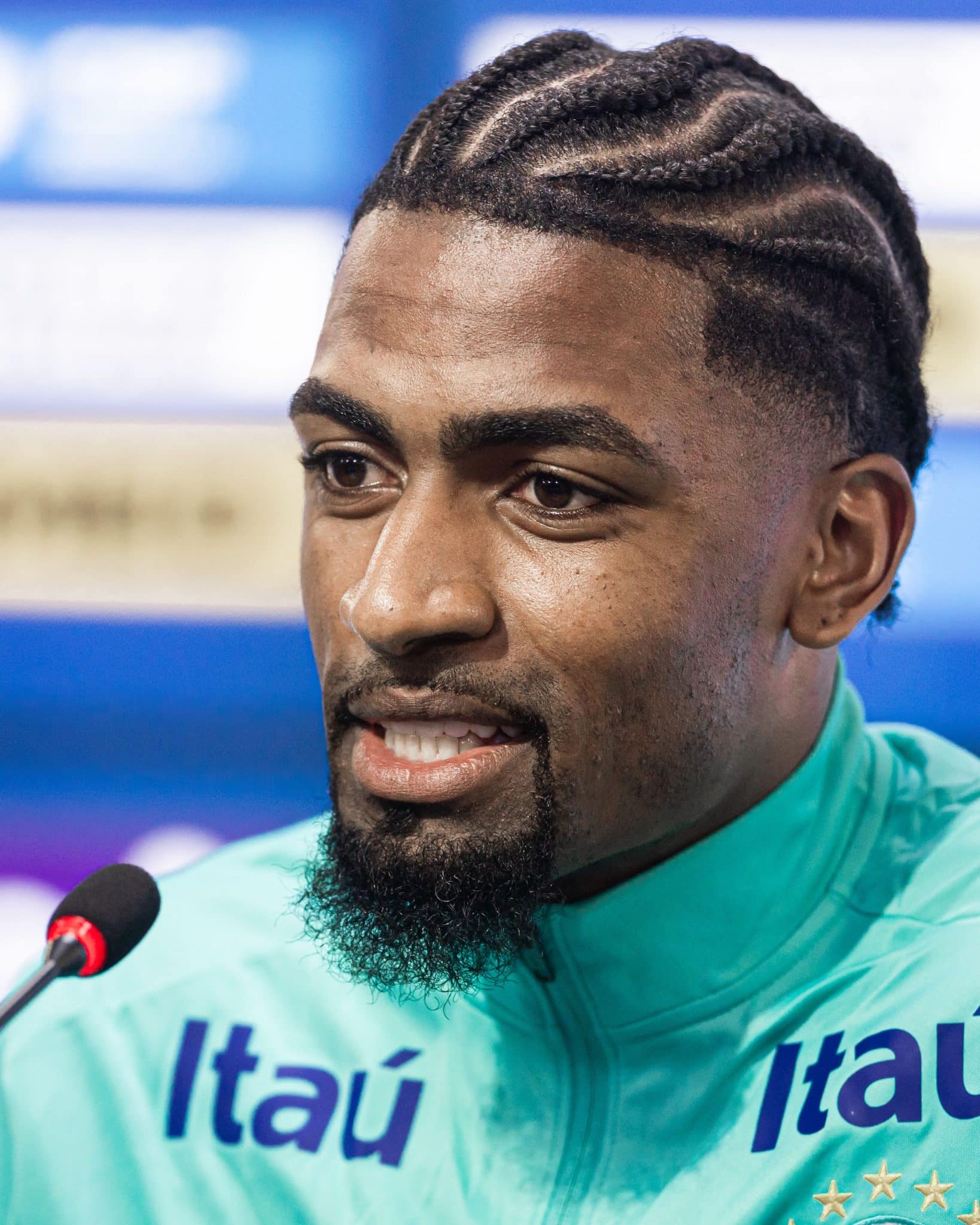 O zagueiro Alexsandro &eacute; uma das surpresas na convoca&ccedil;&atilde;o da sele&ccedil;&atilde;o brasileira. Foto: Igor Barrankievicz/GluckSports Photo