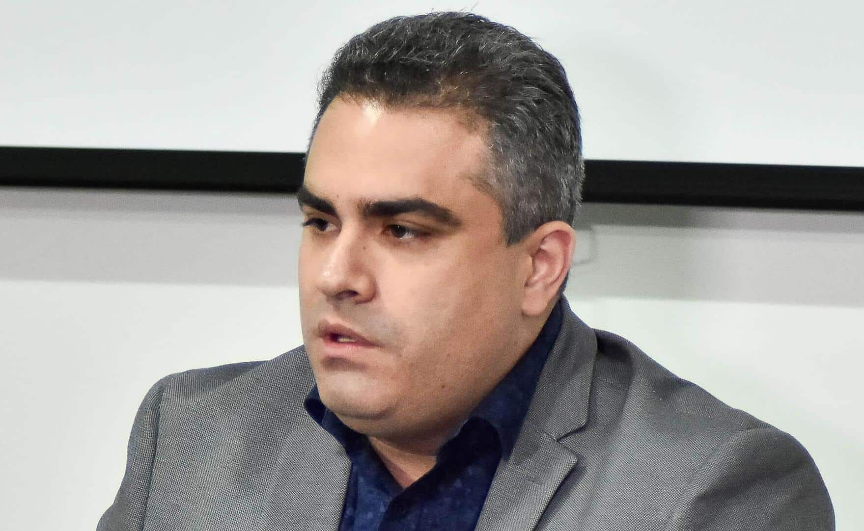 Por que o ex-presidente Orlando Rollo esteve reunido com atuais dirigentes do Santos?