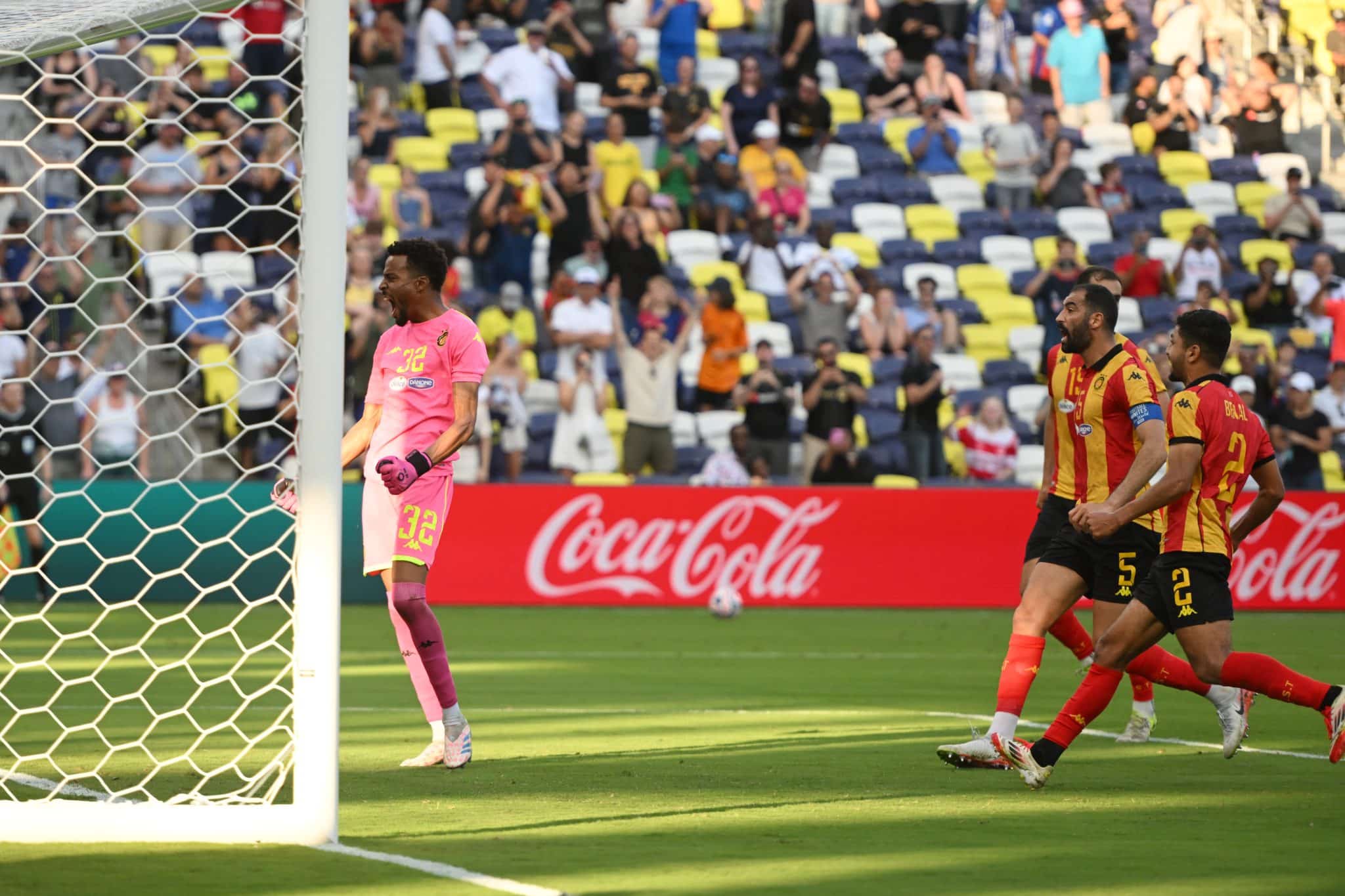 Said salvou o Esp&eacute;rance no fim do jogo (Foto: Icon Sport)