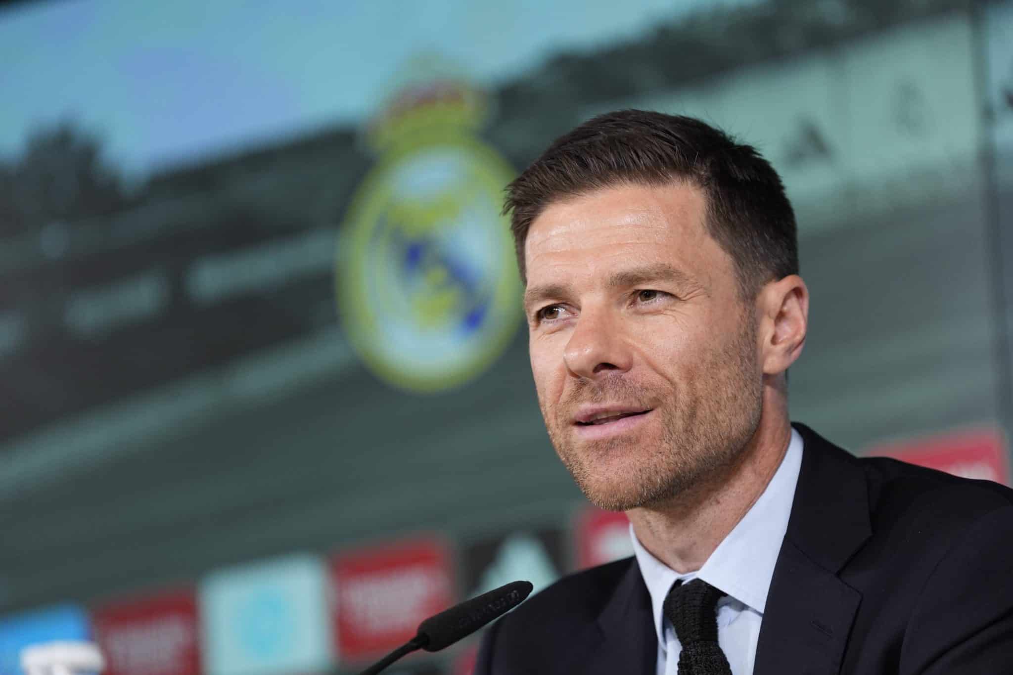 &lsquo;Esperava um pouco mais de um treinador&rsquo;: Meia do Leverkusen critica Xabi Alonso