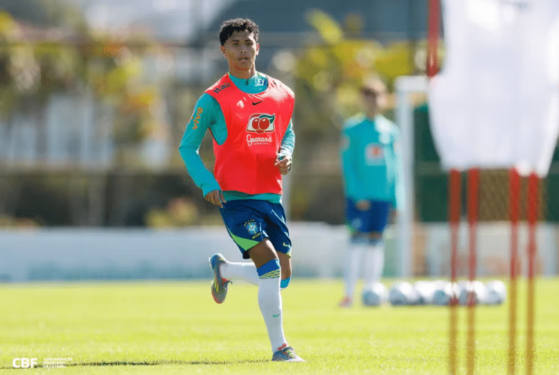 Angelo, em a&ccedil;&atilde;o pela sele&ccedil;&atilde;o brasileira sub-17