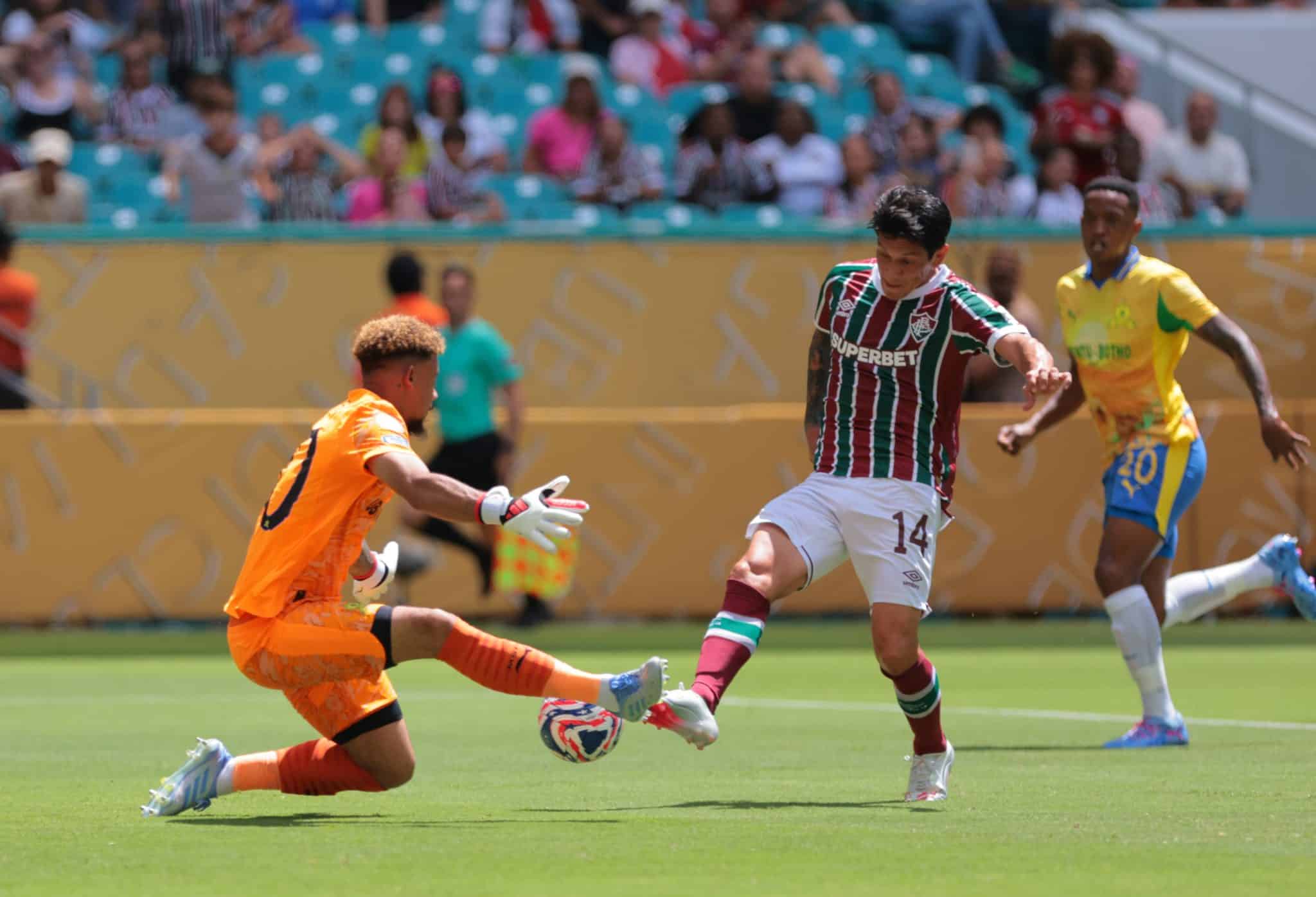 G&eacute;rman Cano, em a&ccedil;&atilde;o contra o Mamelodi