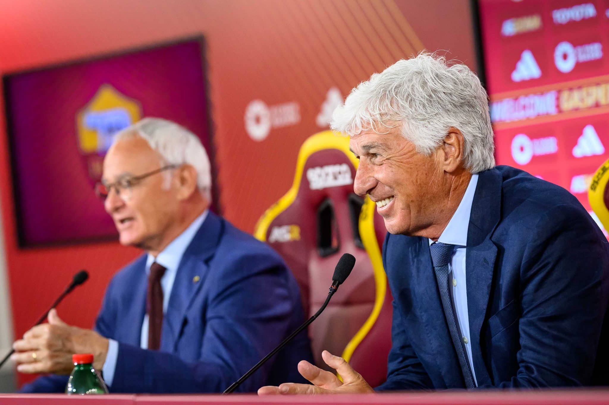 Gian Piero Gasperini e Claudio Ranieri em apresenta&ccedil;&atilde;o do t&eacute;cnico na Roma