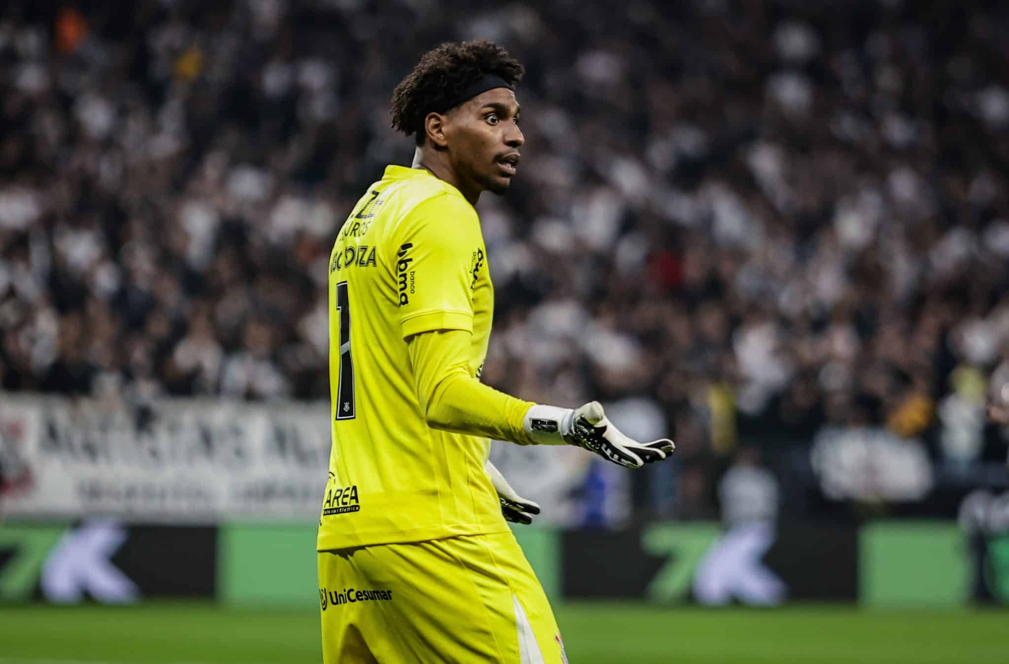 Hugo Souza salva o Corinthians contra o Vit&oacute;ria