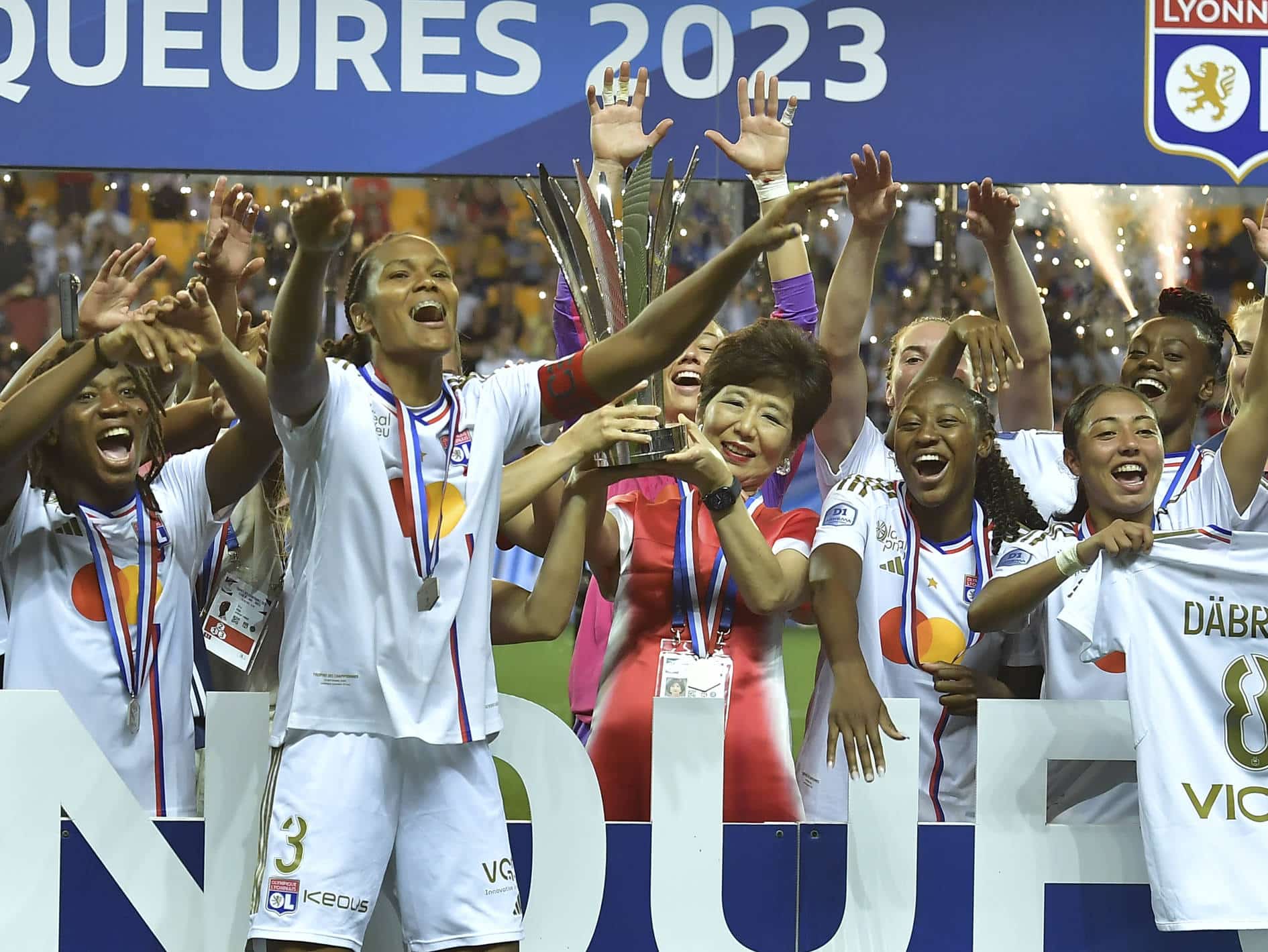 Michele Kang presidente de l OL f&Atilde; minin OL vainqueur 2023 Diani Renard FOOTBALL : 10/09/2023, troph&Acirc;Že des Championnes