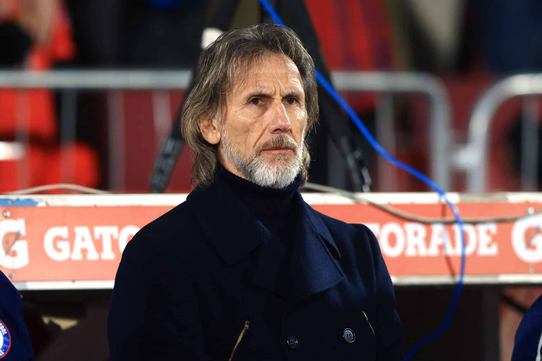 Falta de identidade, omiss&otilde;es e treinador desconexo: Os problemas do Chile nas Eliminat&oacute;rias