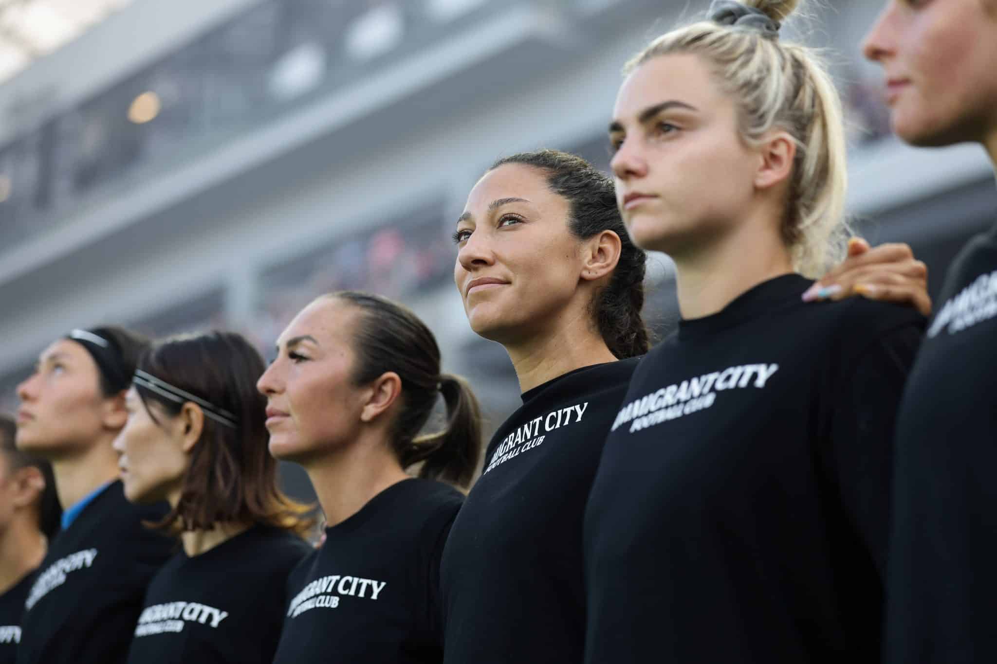 Angel City, time da NWSL, protesta contra pol&iacute;tica anti-imigra&ccedil;&atilde;o de Donald Trump Foto: IMAGO / ZUMA Press Wire