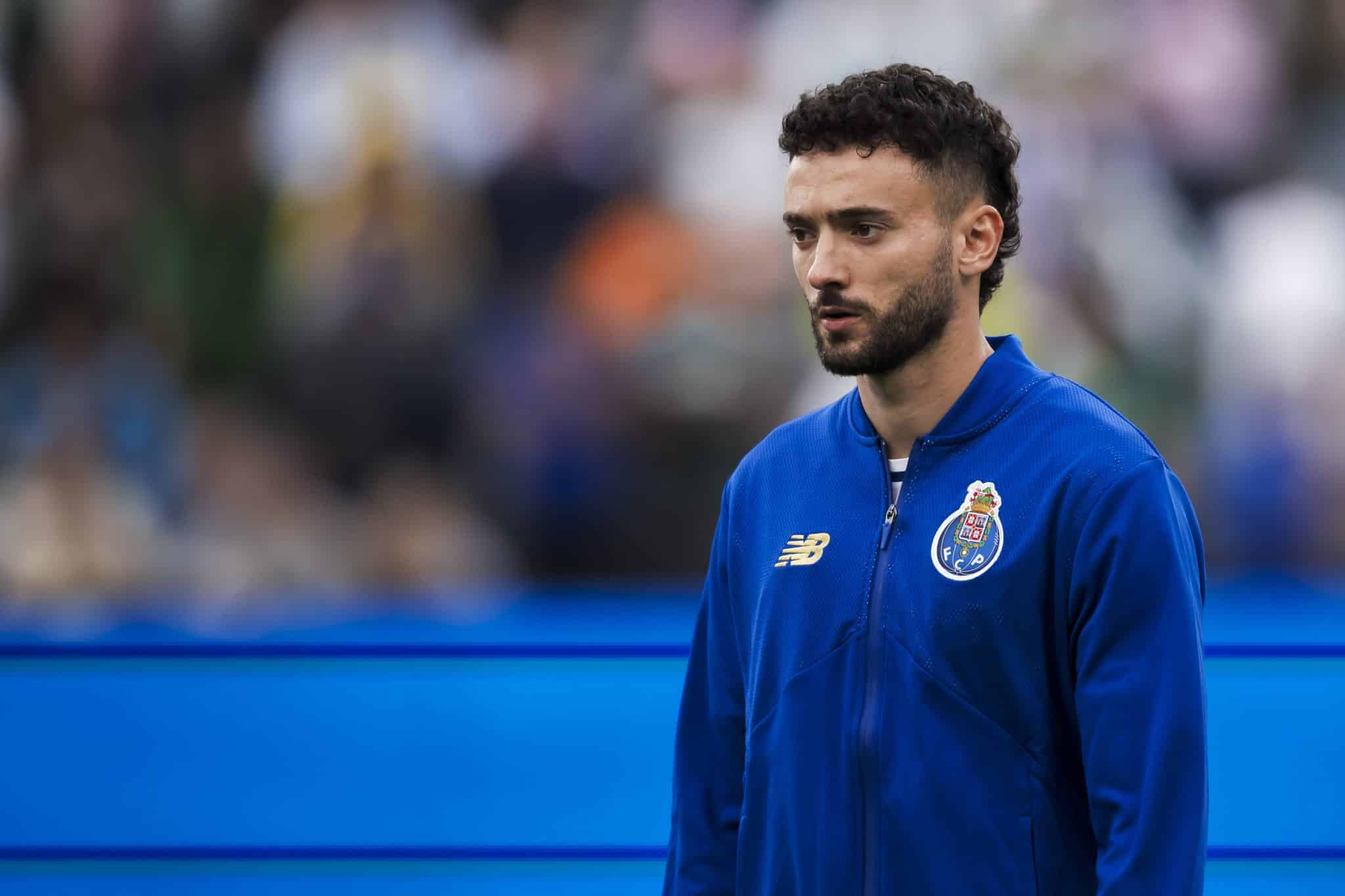 Jo&atilde;o M&aacute;rio, lateral do Porto