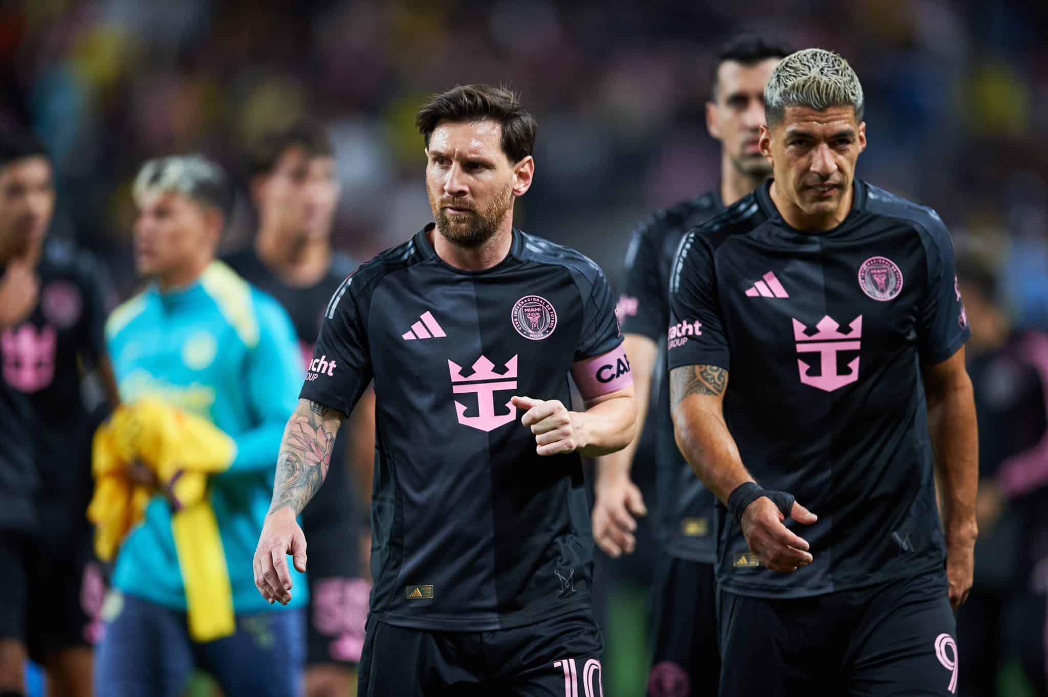 Messi e Su&aacute;rez ap&oacute;s jogo do Inter Miami 