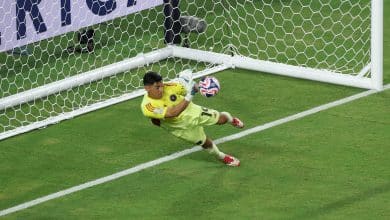Eterna promessa ofusca o amigo Messi e vira a grande estrela da estreia do Mundial
