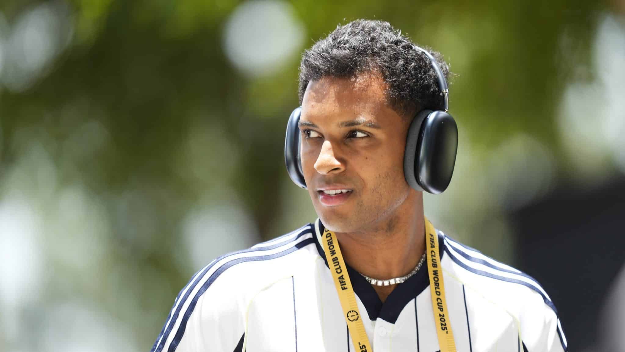 Corrida inglesa por Rodrygo: Mais um time da Premier Legue entra na disputa por brasileiro