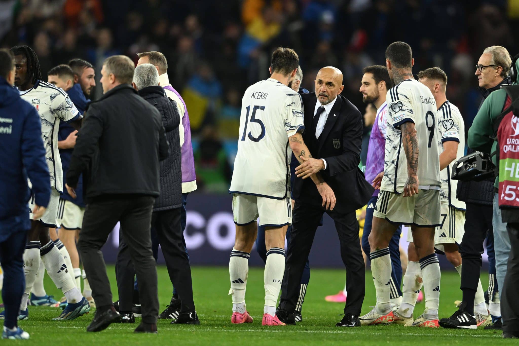 Acerbi e Spalletti ap&oacute;s jogo da It&aacute;lia 