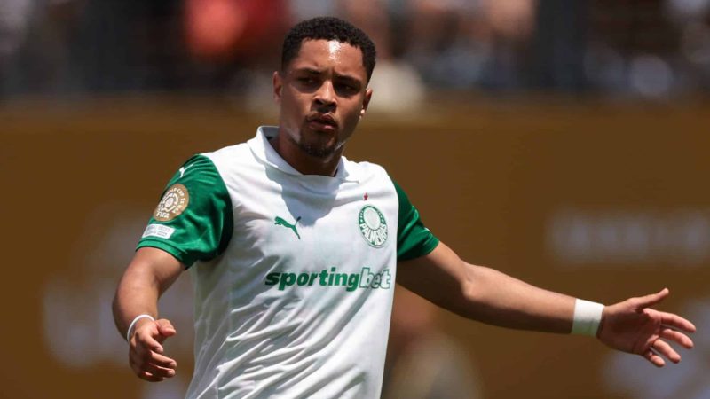 ‘Desastre absoluto’: Jornal espanhol não perdoa desempenho de Vitor Roque no Mundial