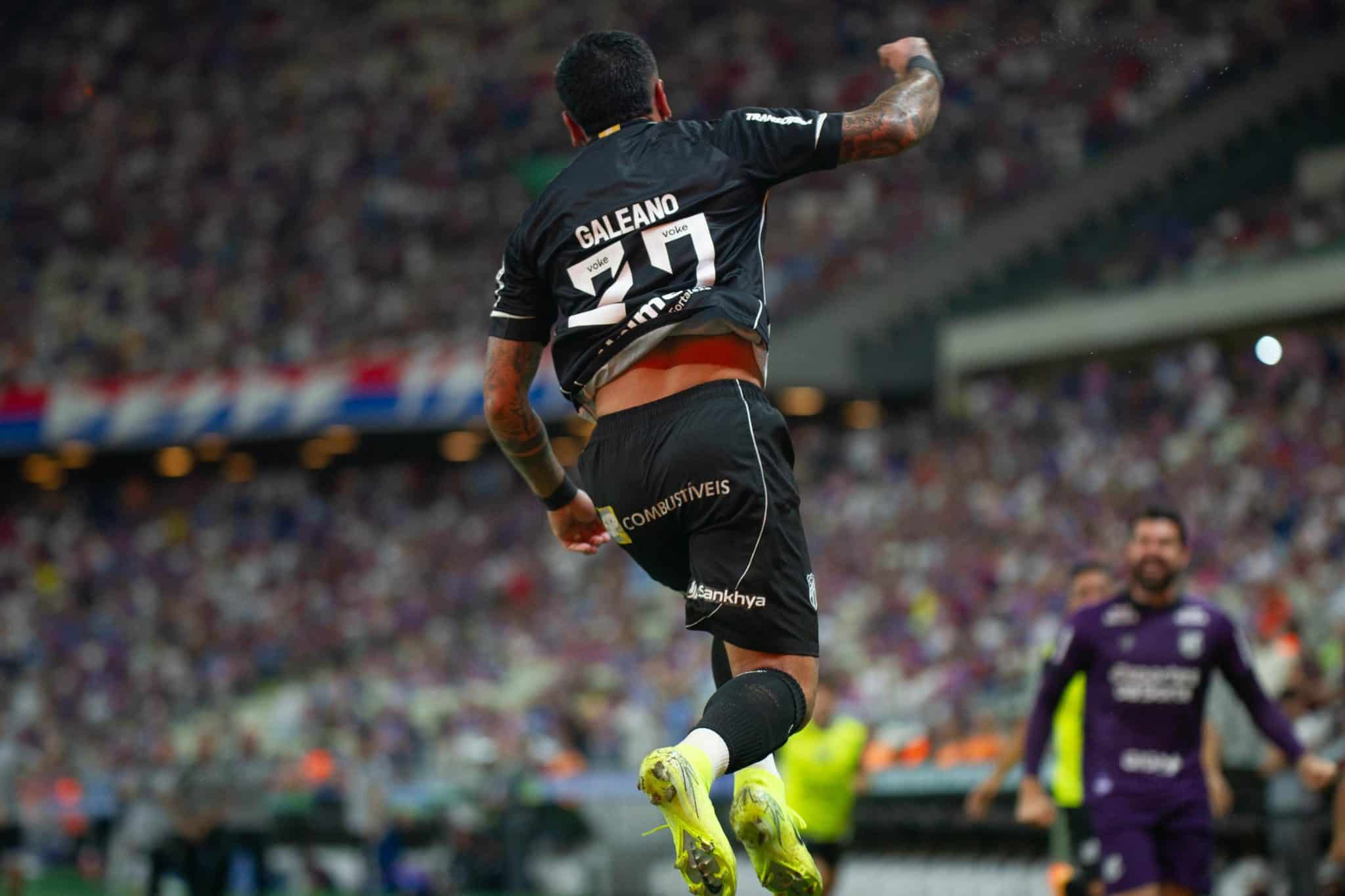 Galeano comemora gol do Cear&aacute; contra o Fortaleza