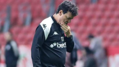 Empate do Vasco diante do Inter mostra que Diniz acerta, mas n&atilde;o sabe contornar dois problemas