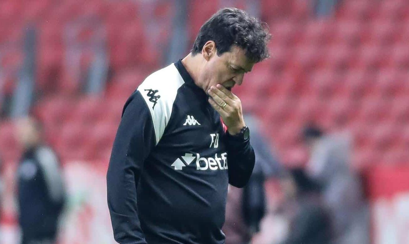 Empate do Vasco diante do Inter mostra que Diniz acerta, mas n&atilde;o sabe contornar dois problemas