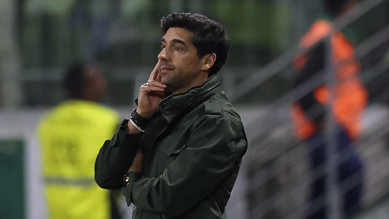 Criticado por Abel, gramado do Palmeiras ganha previs&atilde;o para ser trocado
