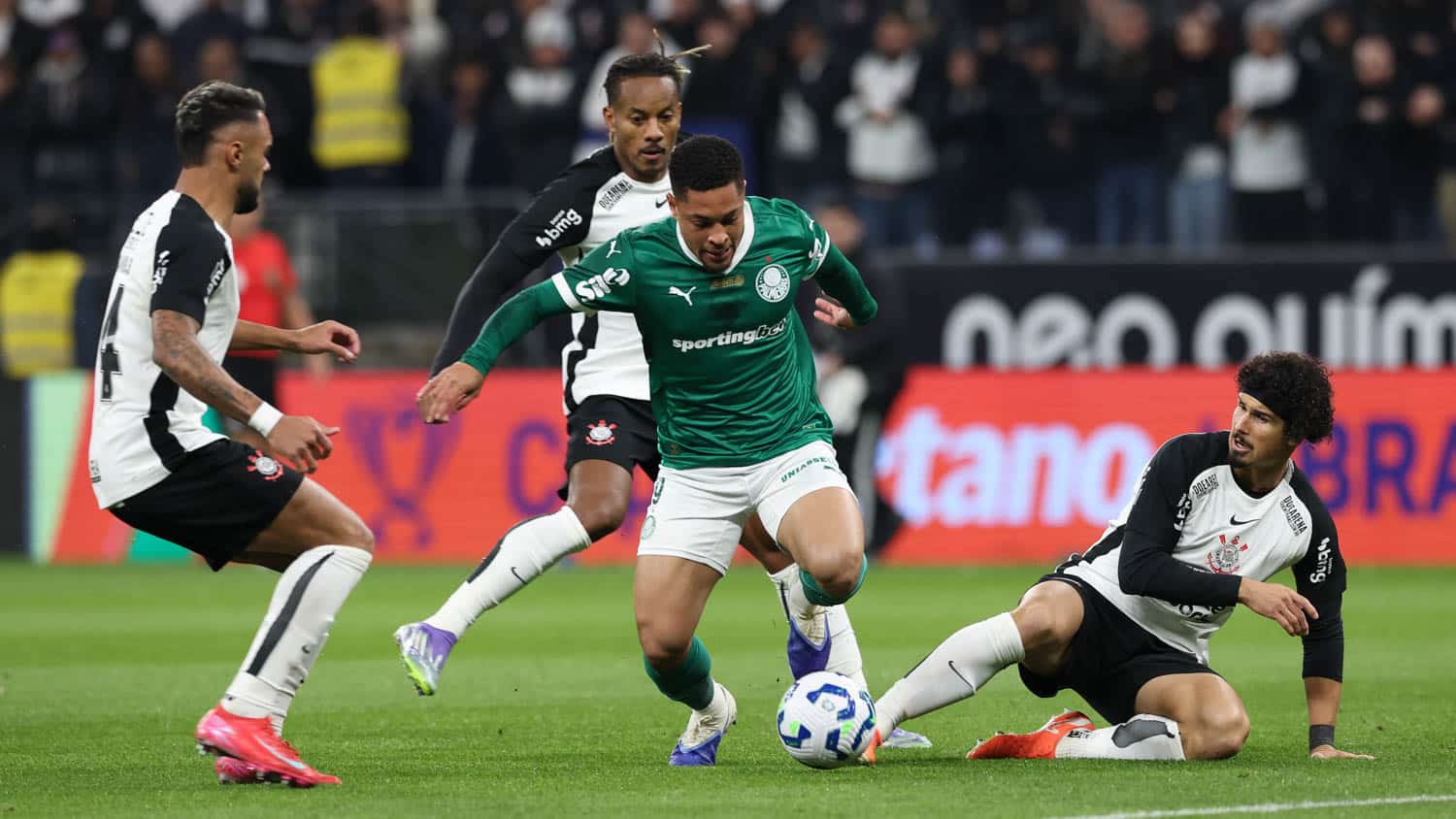 Palmeiras perde em Itaquera com melhoras que amenizam o resultado negativo