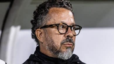 Com escolhas equivocadas, Cl&eacute;ber Xavier se autopressiona no comando do Santos