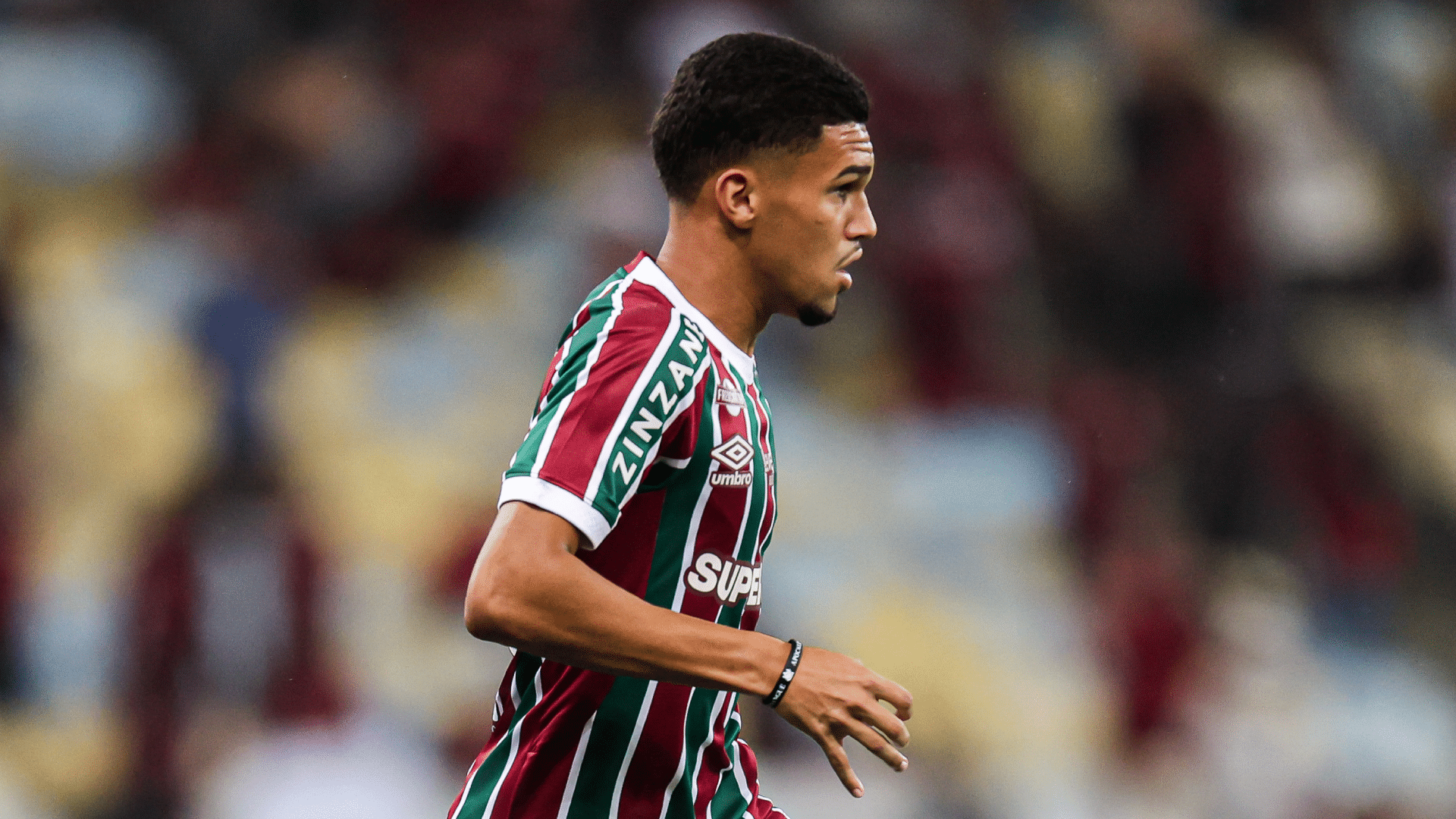 Por que brecha em contrato torna promessa do Fluminense refor&ccedil;o ideal para o Barcelona?