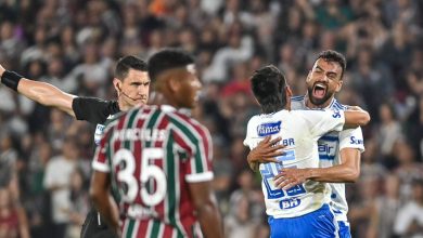Cruzeiro estraga retorno do Fluminense e adeus de Arias para virar l&iacute;der do Brasileiro