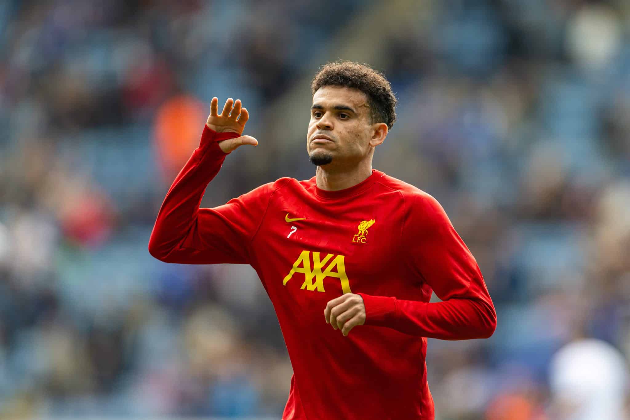Luis D&iacute;az antes de jogo do Liverpool