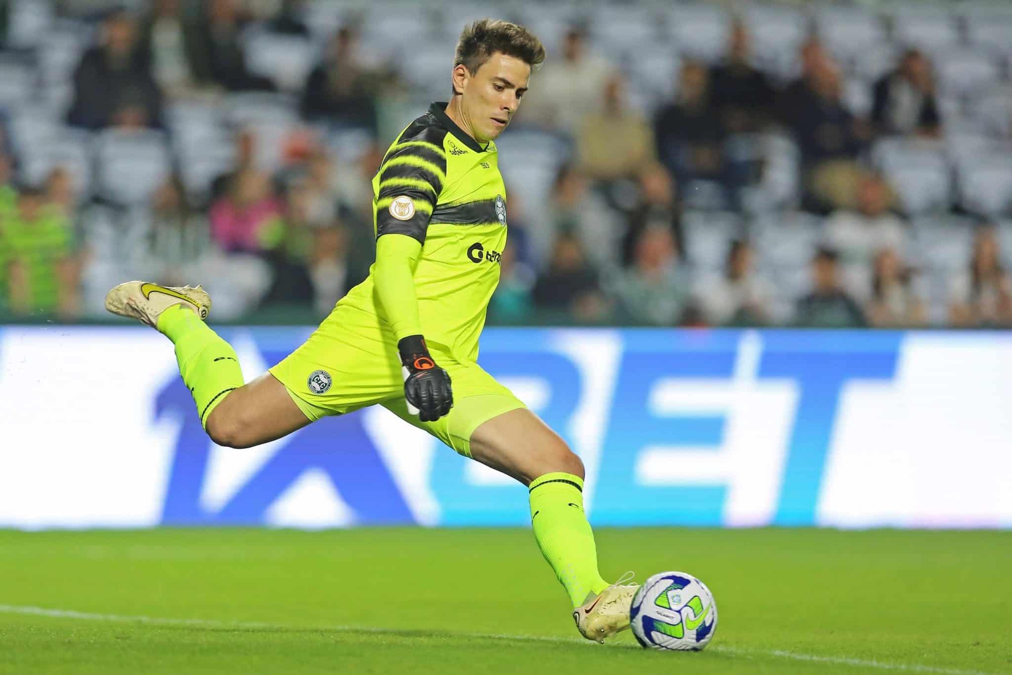 Luan Polli com a camisa do Coritiba em 2023