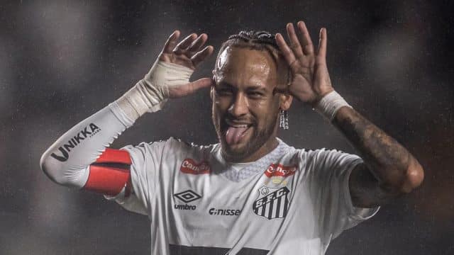 Quais recados o amistoso com a Desportiva Ferrovi&aacute;ria d&aacute; ao Santos?