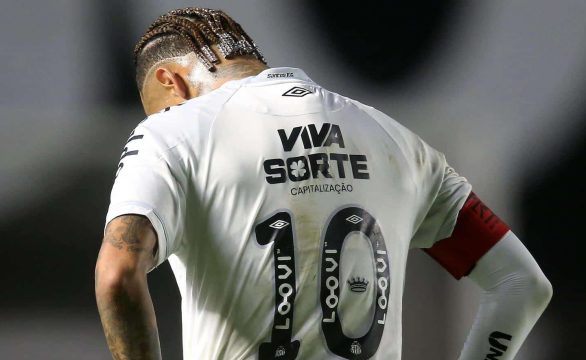 Sem poder de rea&ccedil;&atilde;o: Derrotas no Brasileir&atilde;o escancaram a fragilidade ofensiva do Santos