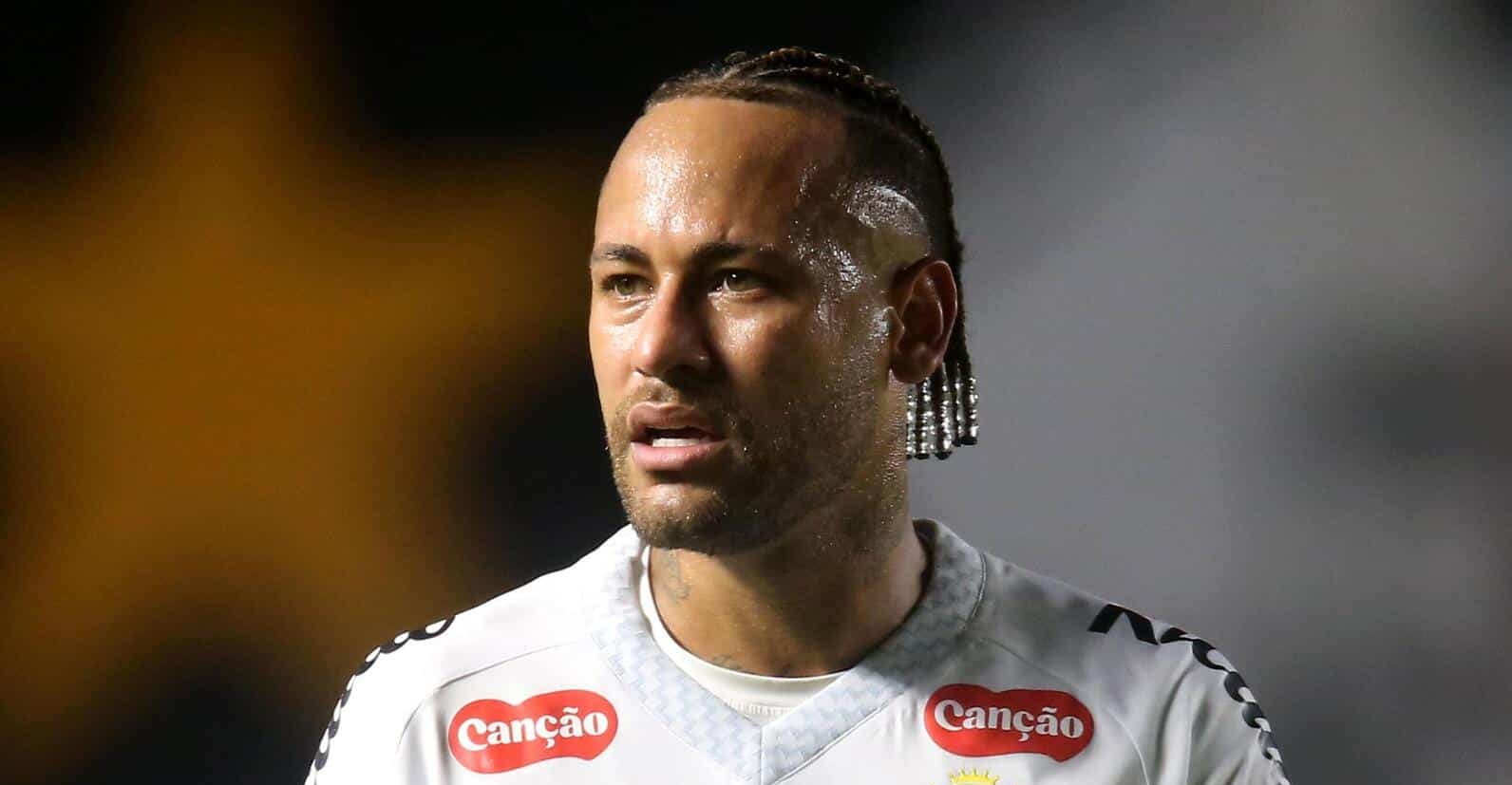 Com testemunha, torcedor do Santos nega que tenha chamado Neymar de mercen&aacute;rio