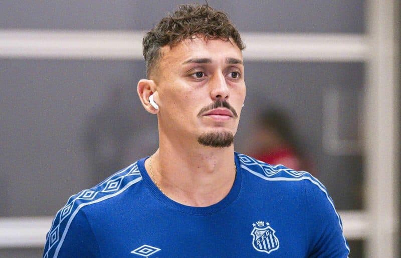 Pituca recebe proposta do exterior e pendência pode acelerar seu adeus ao Santos; entenda