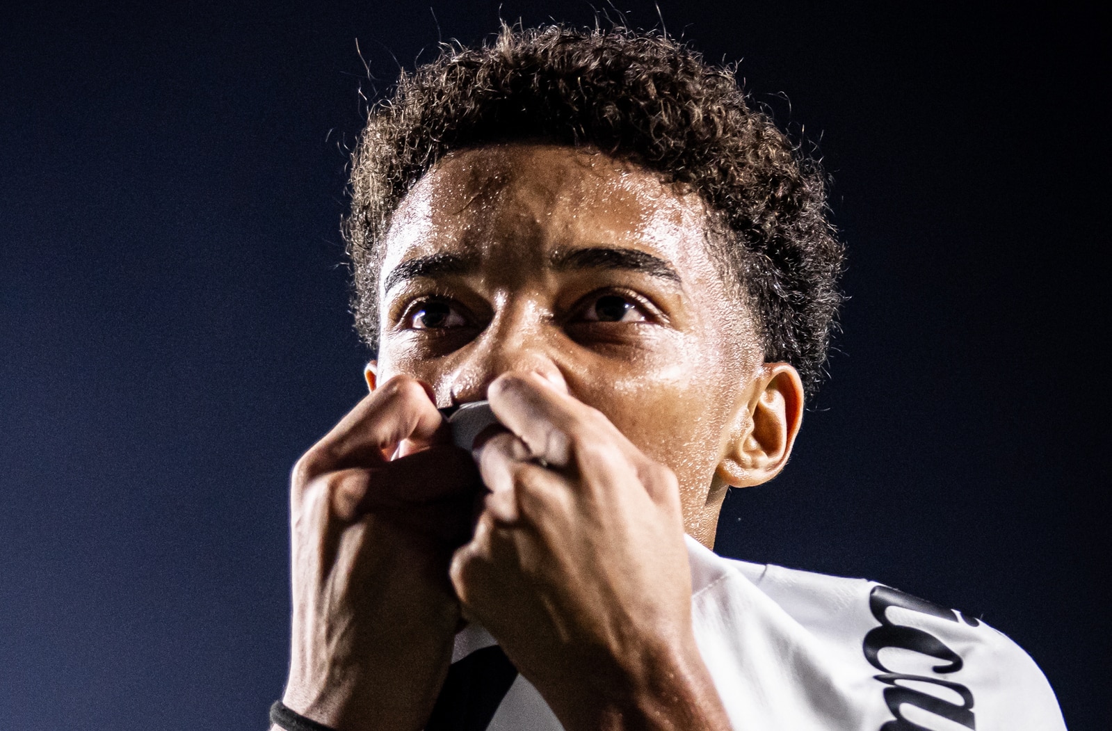 Os cuidados e a expectativa interna do Santos com o desenvolvimento de Robinho Jr.