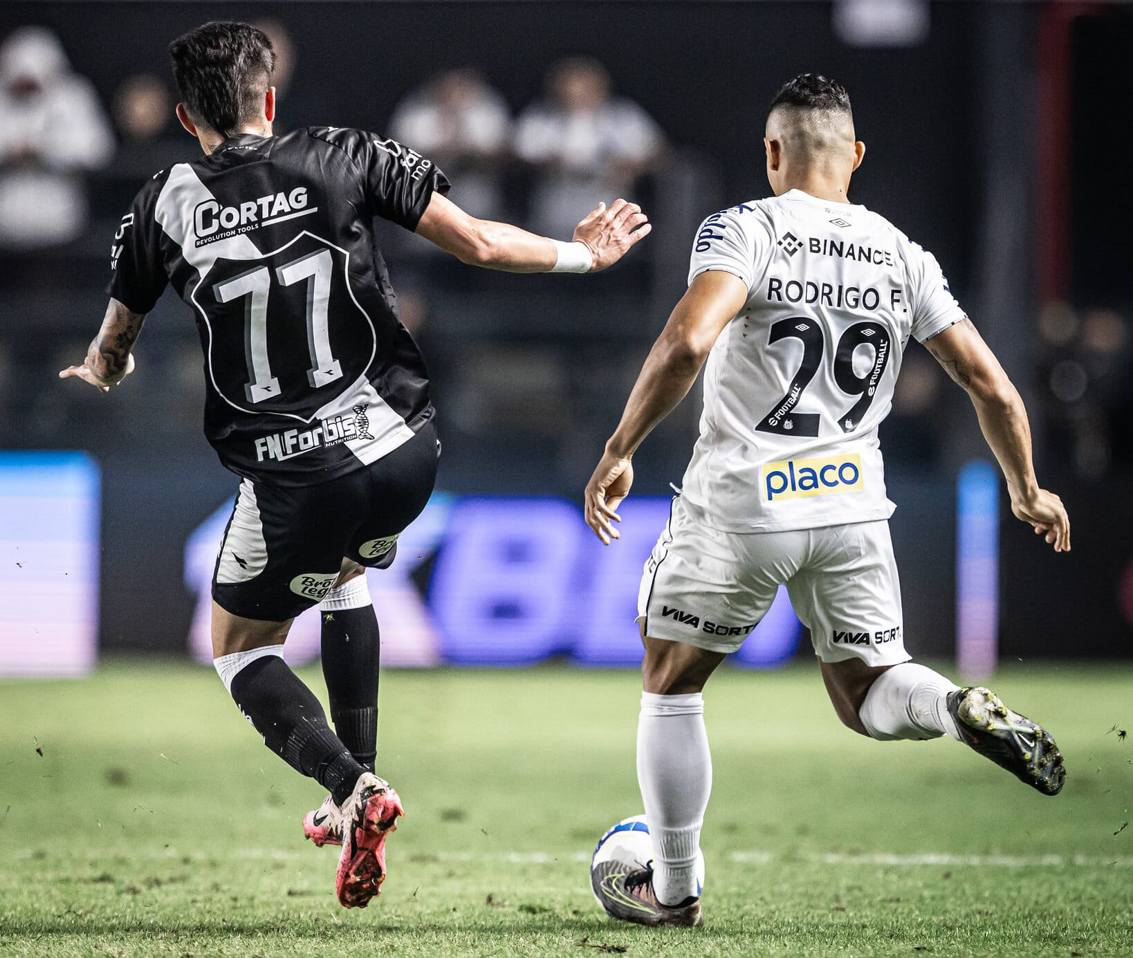 Santos e Ponte Preta, na Vila, pela S&eacute;rie B do Brasileiro