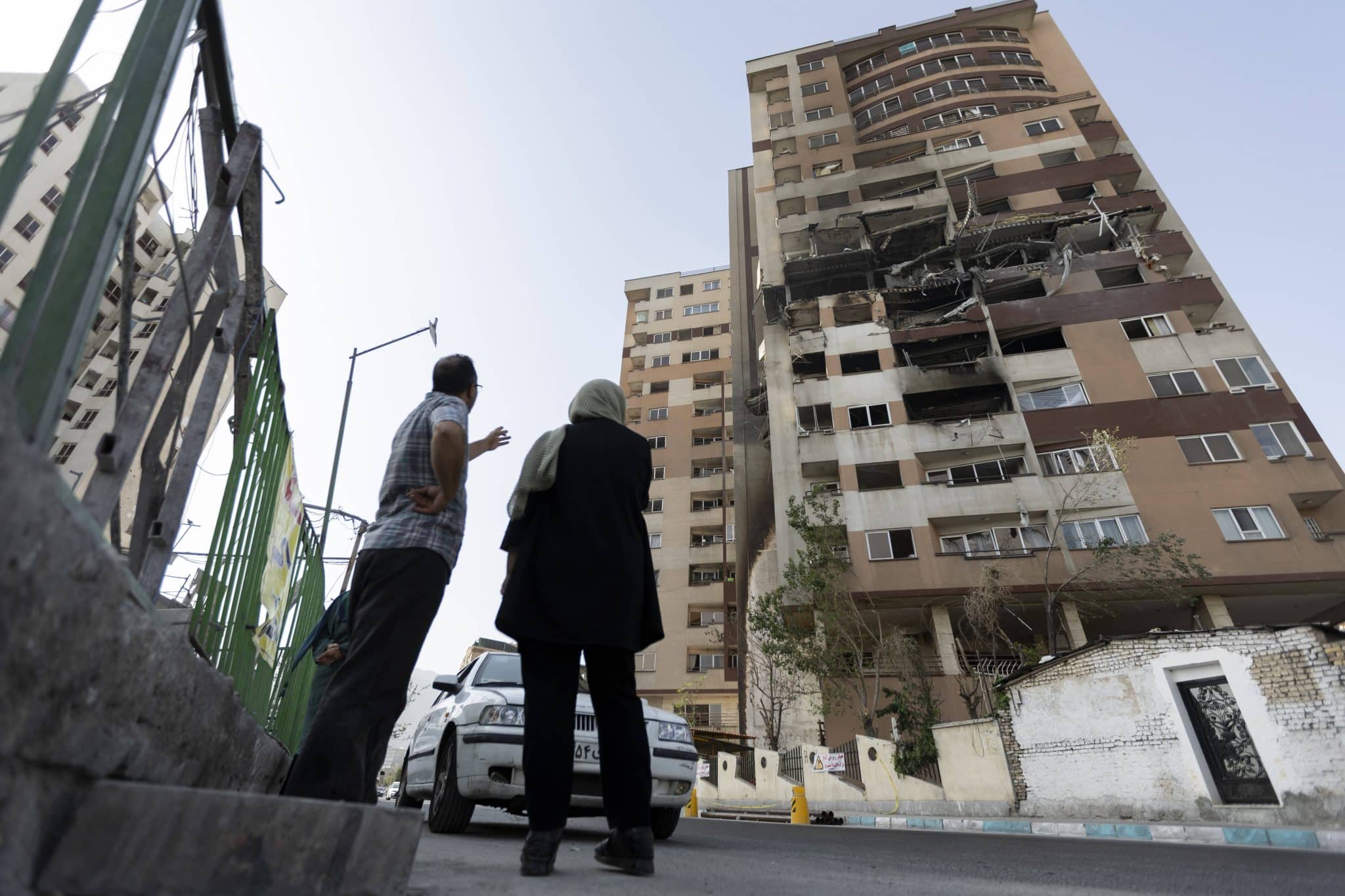 Pr&eacute;dio atingido por ataques em Teer&atilde;
