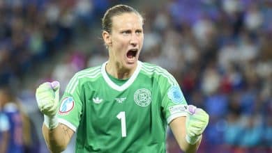 Destaque da Alemanha na Euro, goleira j&aacute; superou c&acirc;ncer duas vezes e chegou ao top-3 mundial